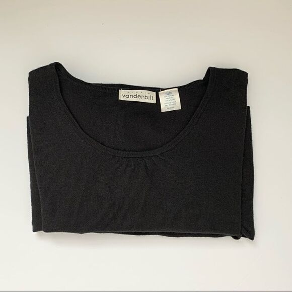 Long Bell sleeves black top - Picture 6 of 6